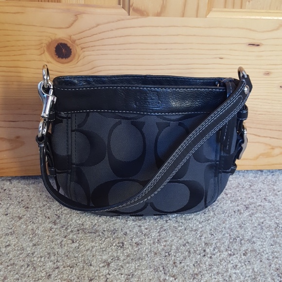 Coach Handbags - Small Coach purse